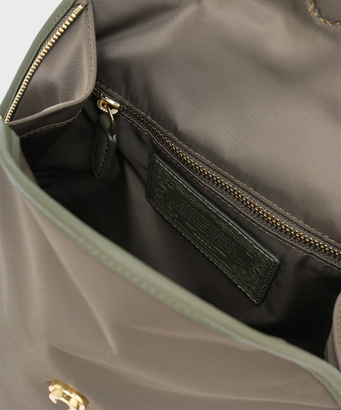 アットイーズトラディション[バックパック 7444TRD]カーキ6109411347