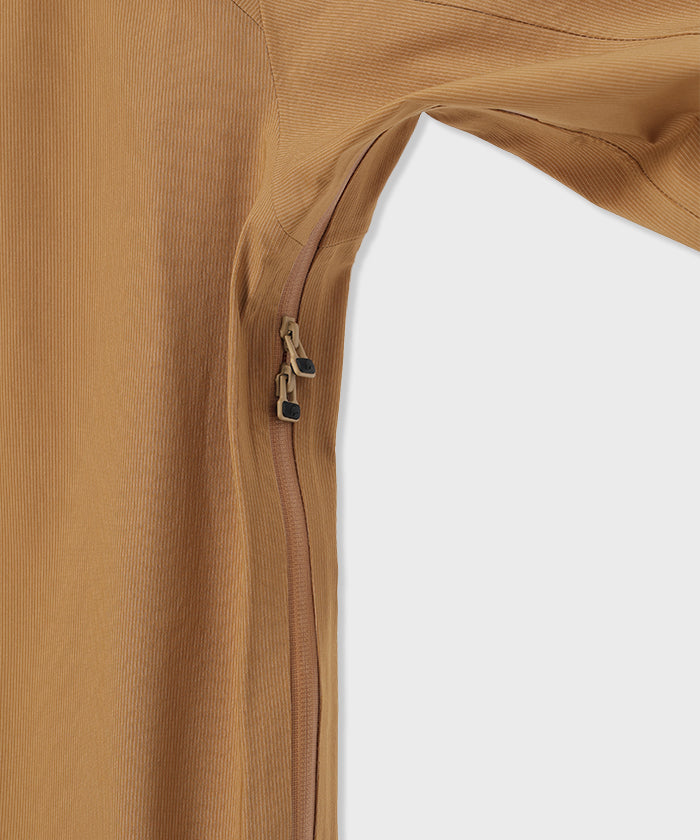 CRAFTED BY DESCENTE.LAB[ハードシェル アシンメトリーフィールドジャケット FWB61M]キャメル6234600434メンズ