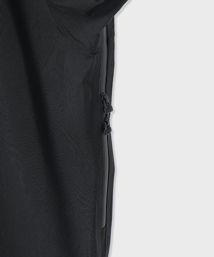 CRAFTED BY DESCENTE.LAB[ハードシェル アシンメトリーフィールドジャケット FWB61M]ブラック6234600408メンズ