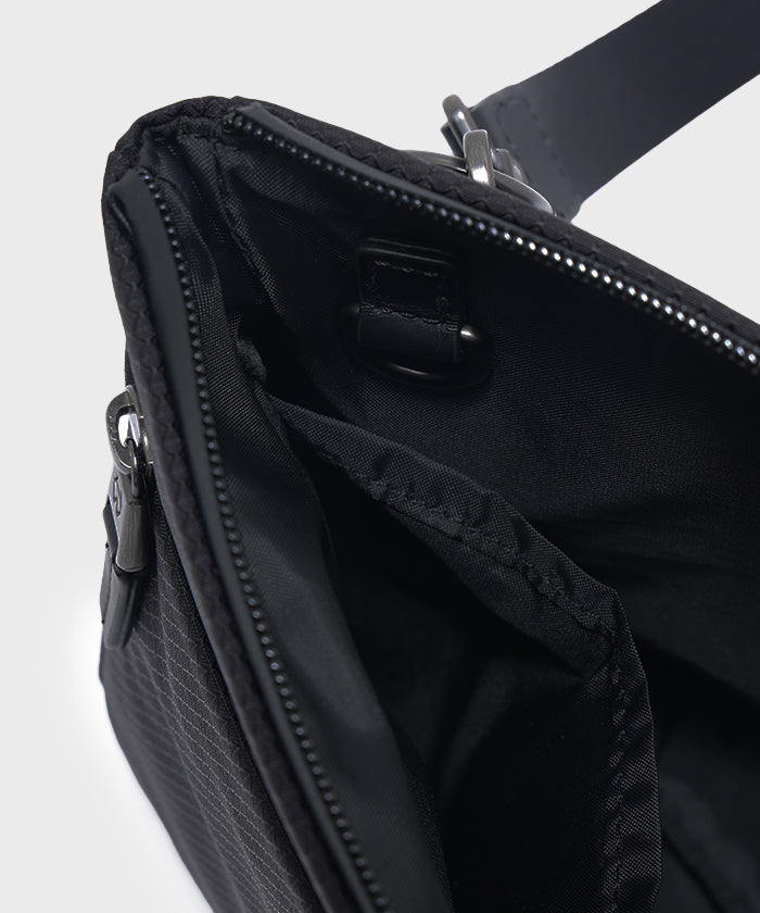 ユーティリティネオ[サコッシュ 6261UTL]ブラック6109175108 10