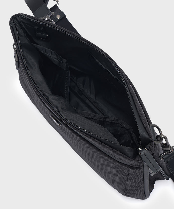 ユーティリティネオ[サコッシュ 6261UTL]ブラック6109175108 3