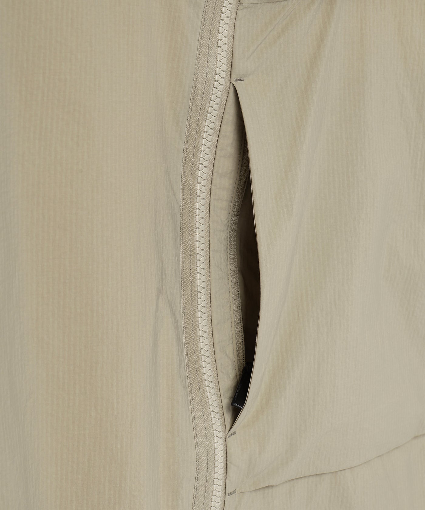 CRAFTED BY DESCENTE.LAB[リンクルリップストップ エアリーパッカブルジャケット SJK35M]ベージュ6235600132メンズ 6