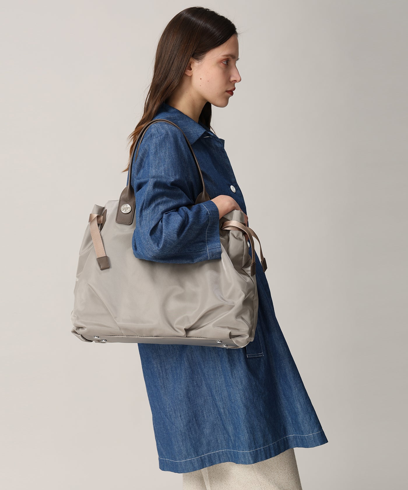 アットイーズサックフル[トートバッグM 7302SCF]グレー6109403405 1