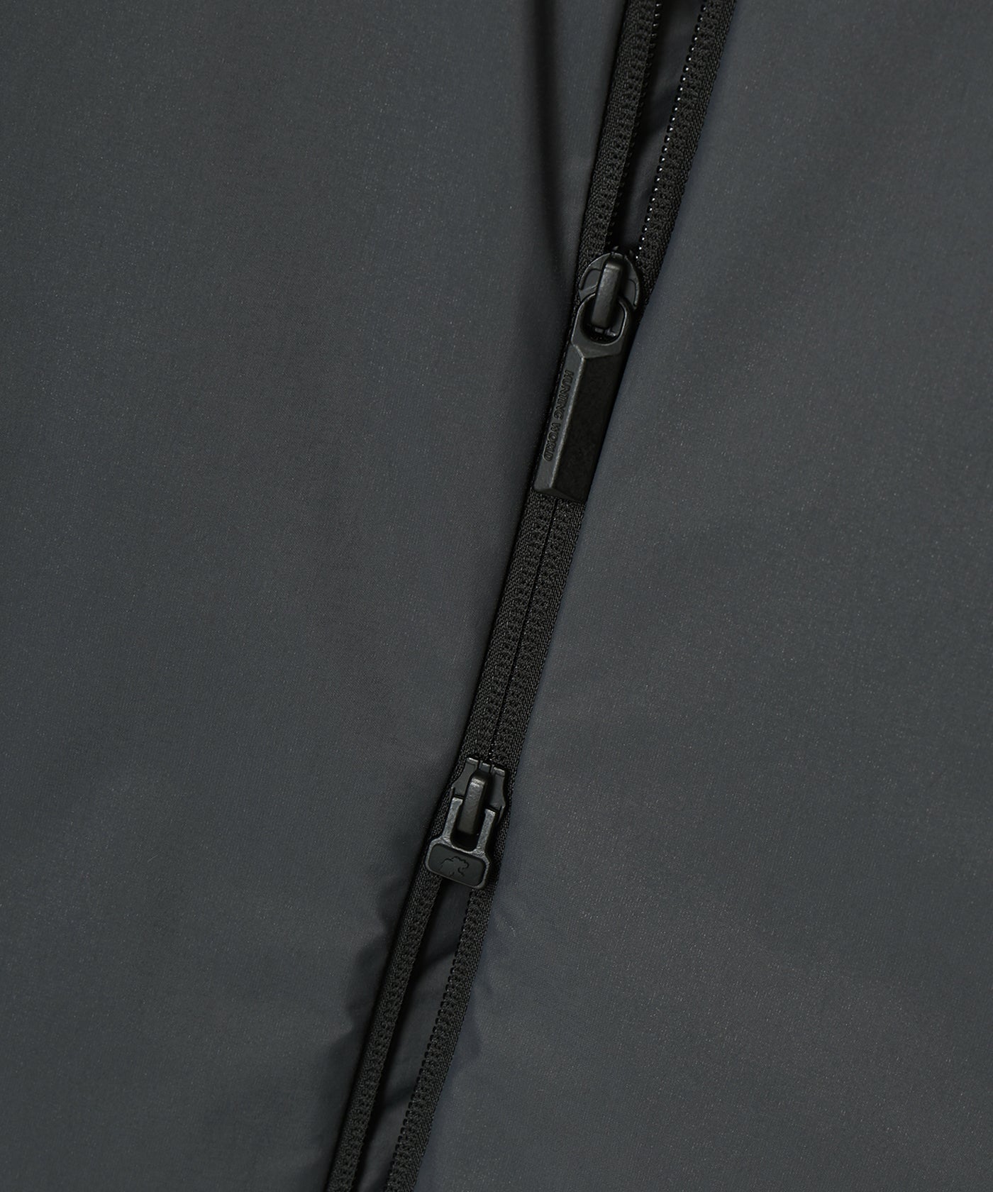 CRAFTED BY DESCENTE.LAB[クロスプリーツダウンベスト FVE01M]グレー6236600405メンズ 7