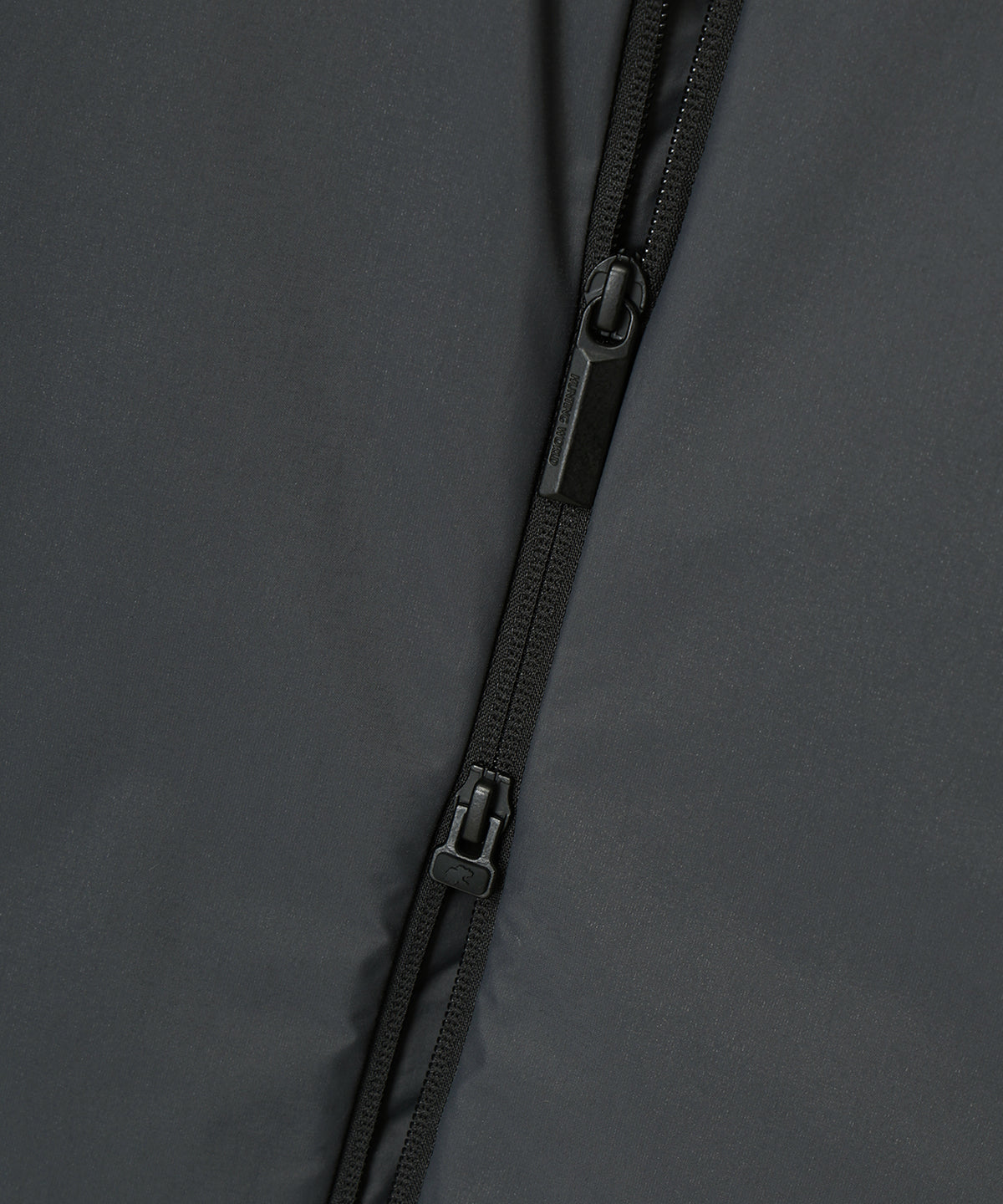 CRAFTED BY DESCENTE.LAB[クロスプリーツダウンベスト FVE01M]グレー6236600405メンズ 7