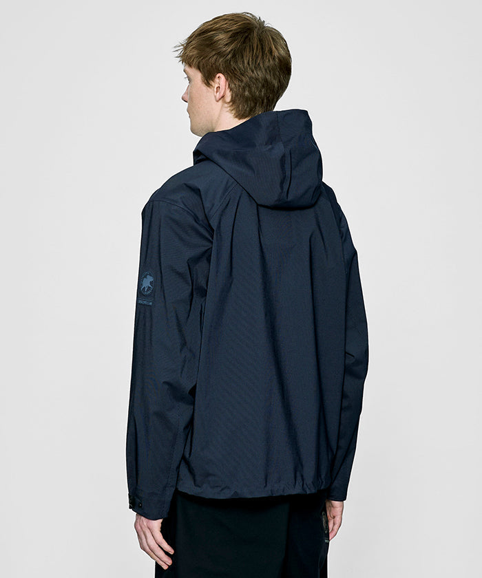 CRAFTED BY DESCENTE.LAB[ハードシェル アシンメトリーフィールドジャケット FWB61M]ネイビー6234600478メンズ HUNTING WORLD