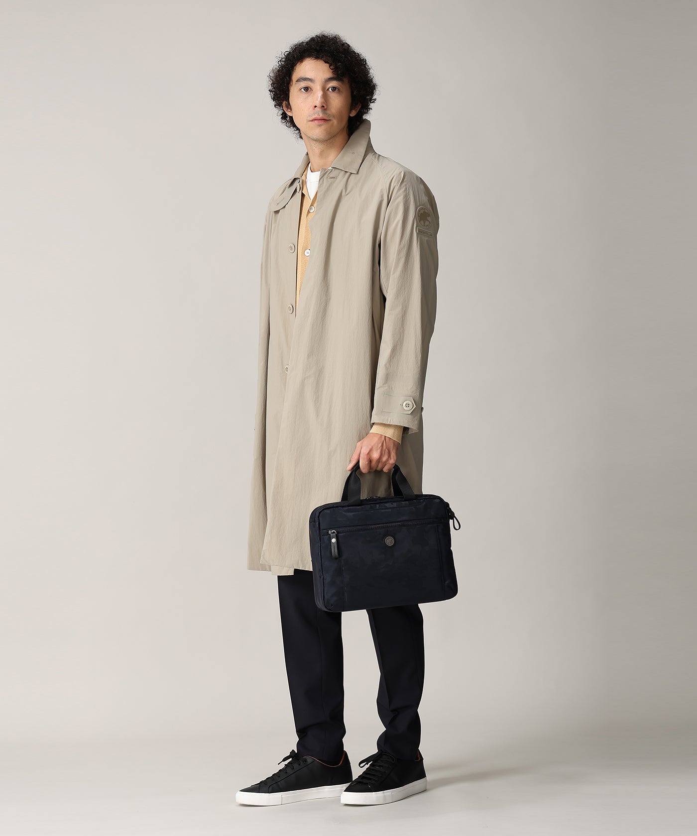 ユーティリティカモ[2WAYショルダー 6098UTC]ネイビー6109173678 HUNTING WORLD